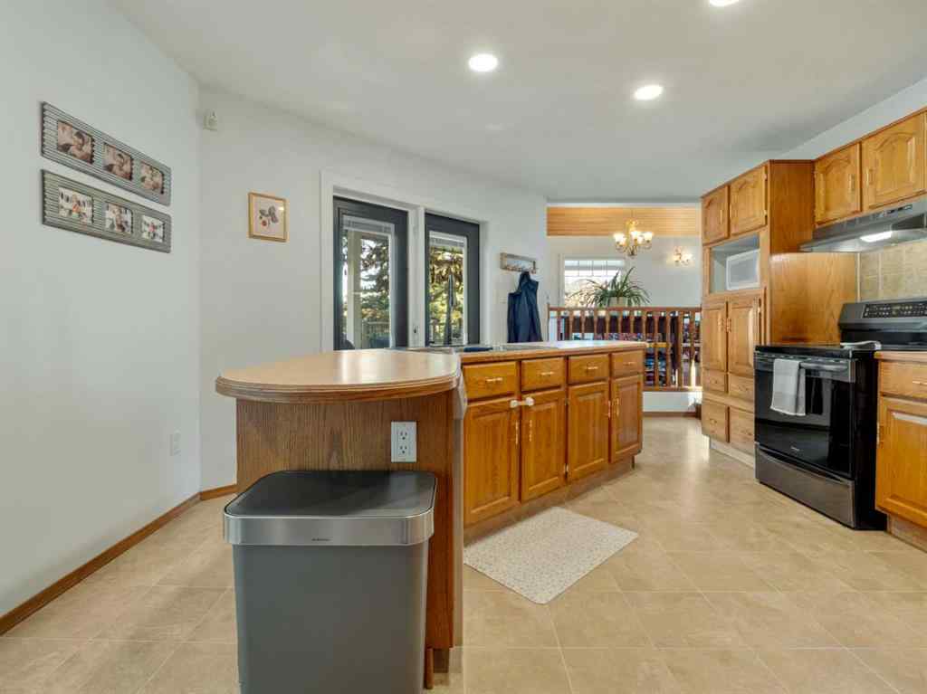 MLS® A2265009 - 152 Coachwood Point W in Ridgewood Lethbridge, Residential