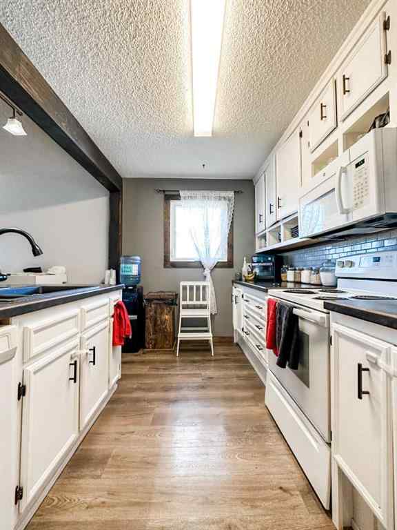 MLS® A2265016 - 5019 46 Street  in Downtown West Stettler, Residential
