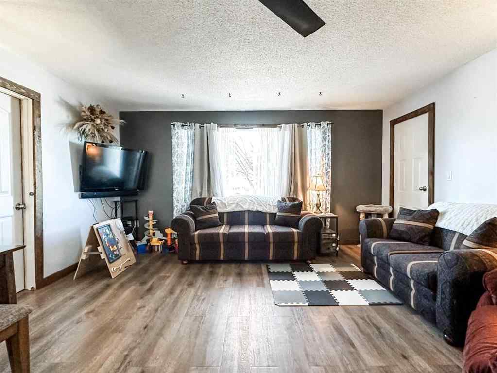 MLS® A2265016 - 5019 46 Street  in Downtown West Stettler, Residential