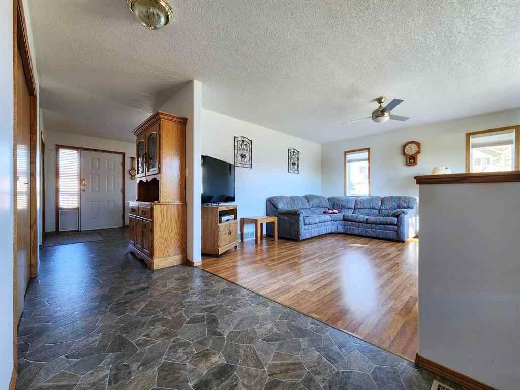 MLS® A2265028 - 5323 3 Street W in NONE Claresholm, Residential