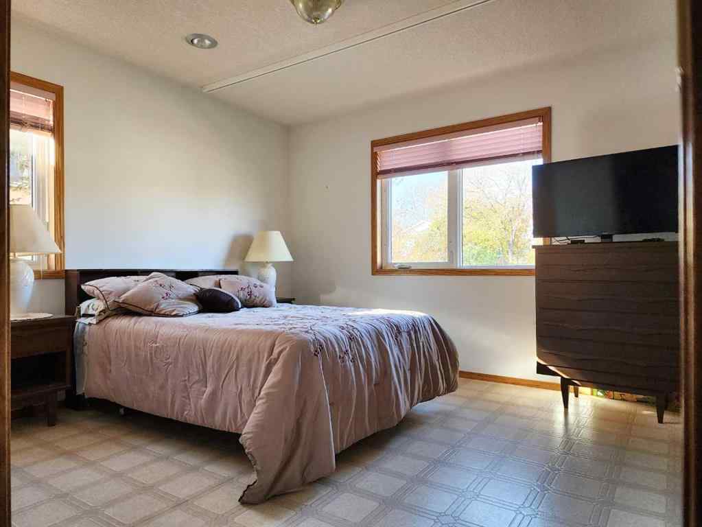 MLS® A2265028 - 5323 3 Street W in NONE Claresholm, Residential