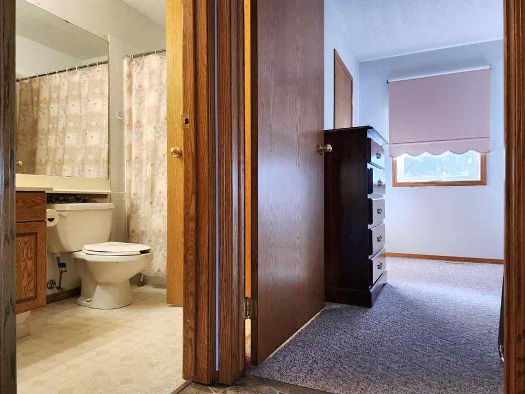 MLS® A2265028 - 5323 3 Street W in NONE Claresholm, Residential