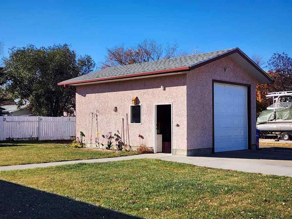 MLS® A2265028 - 5323 3 Street W in NONE Claresholm, Residential