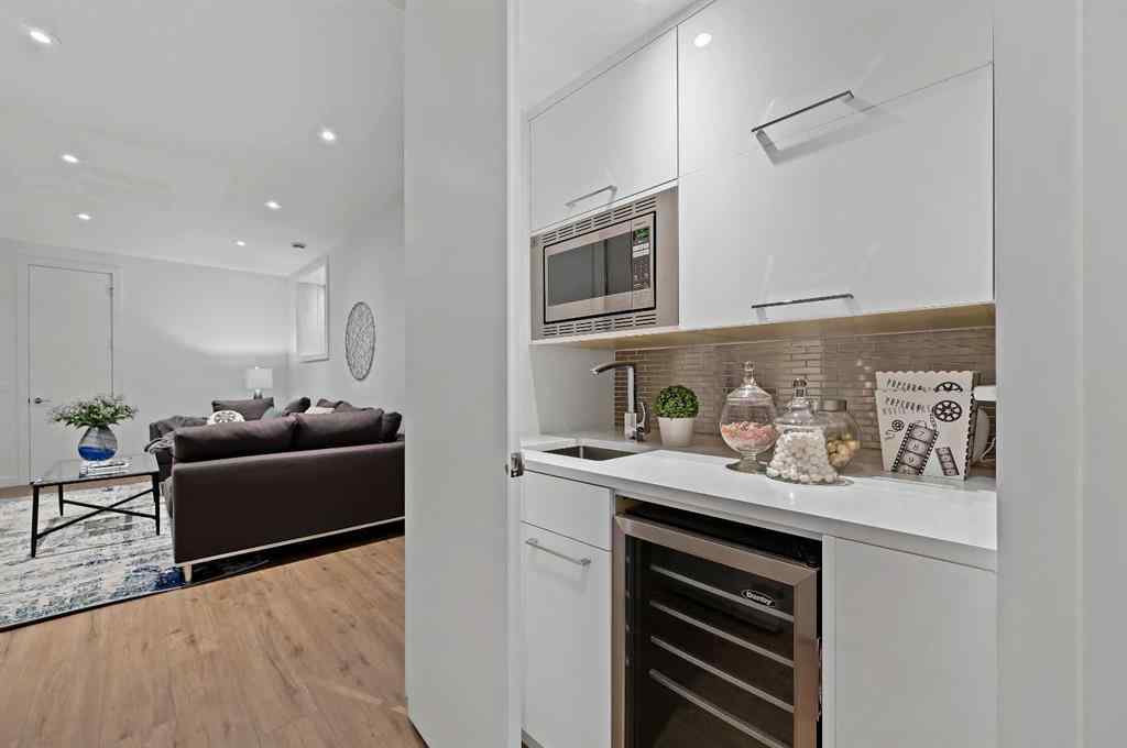 MLS® A2265031 - 2115 Bowness Road NW in West Hillhurst Calgary, Residential