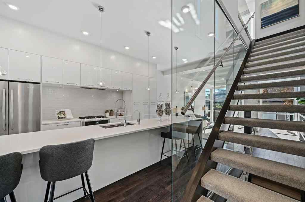 MLS® A2265031 - 2115 Bowness Road NW in West Hillhurst Calgary, Residential