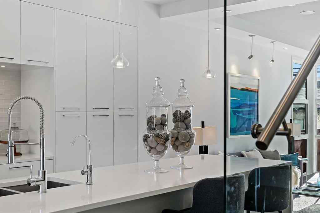 MLS® A2265031 - 2115 Bowness Road NW in West Hillhurst Calgary, Residential