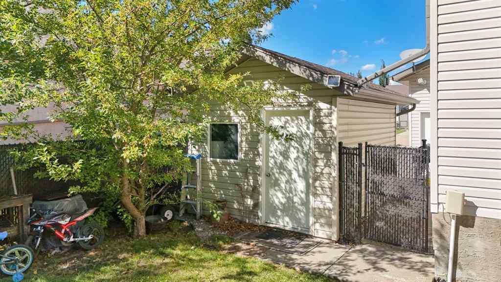 MLS® A2265038 - 3905 44A Avenue  in Drayton Valley Drayton Valley, Residential