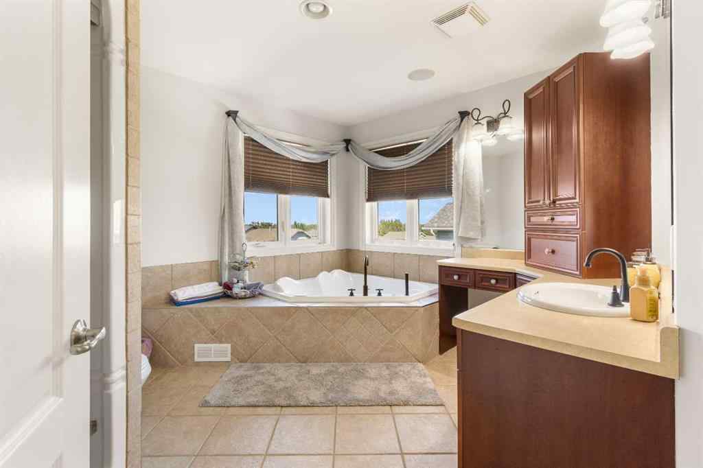 MLS® A2265038 - 3905 44A Avenue  in Drayton Valley Drayton Valley, Residential