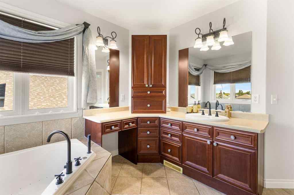 MLS® A2265038 - 3905 44A Avenue  in Drayton Valley Drayton Valley, Residential