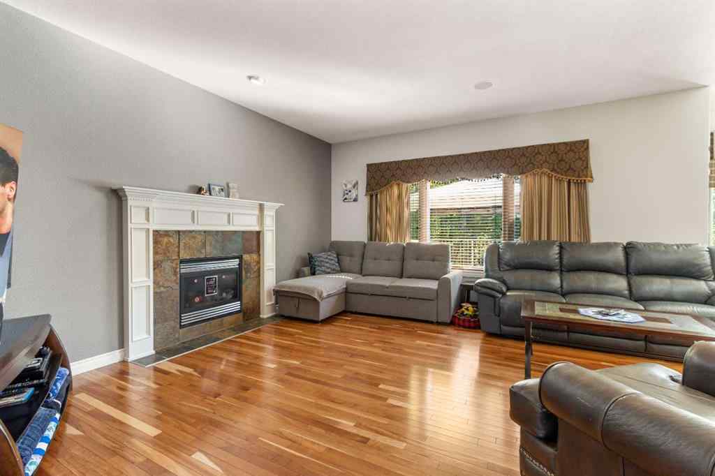 MLS® A2265038 - 3905 44A Avenue  in Drayton Valley Drayton Valley, Residential