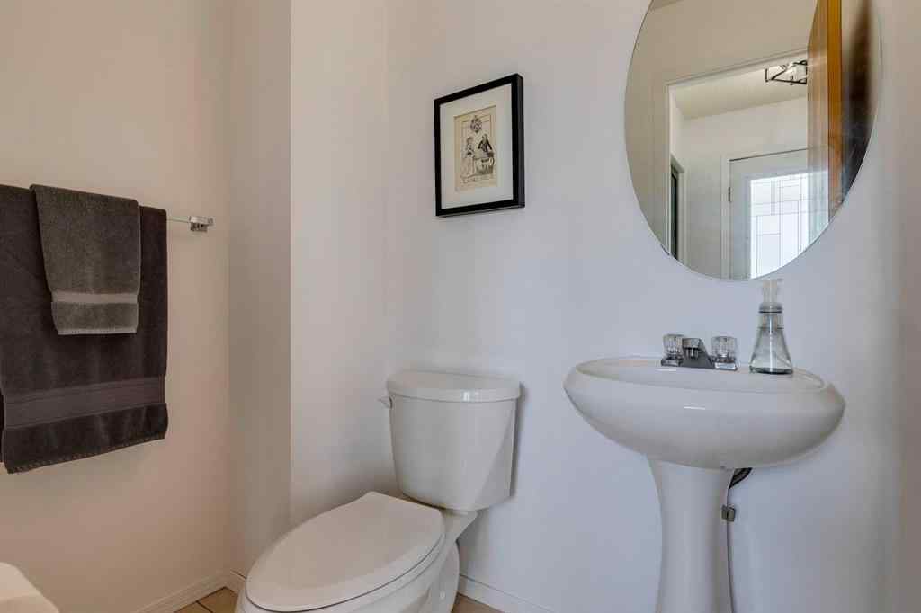 MLS® A2265042 - 396 Regal Park NE in Renfrew Calgary, Residential