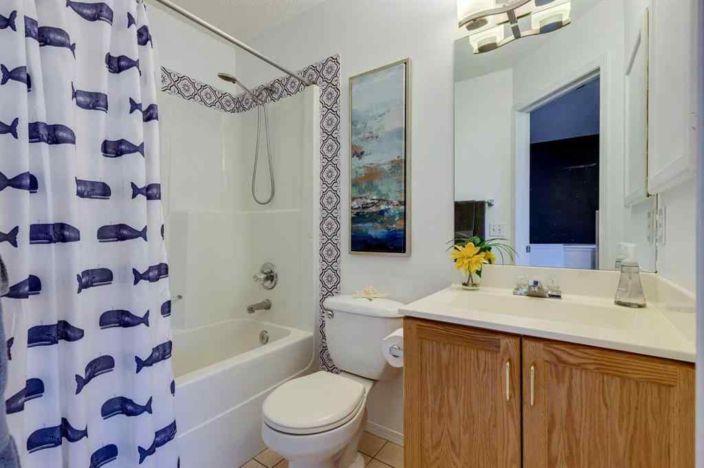 MLS® A2265042 - 396 Regal Park NE in Renfrew Calgary, Residential