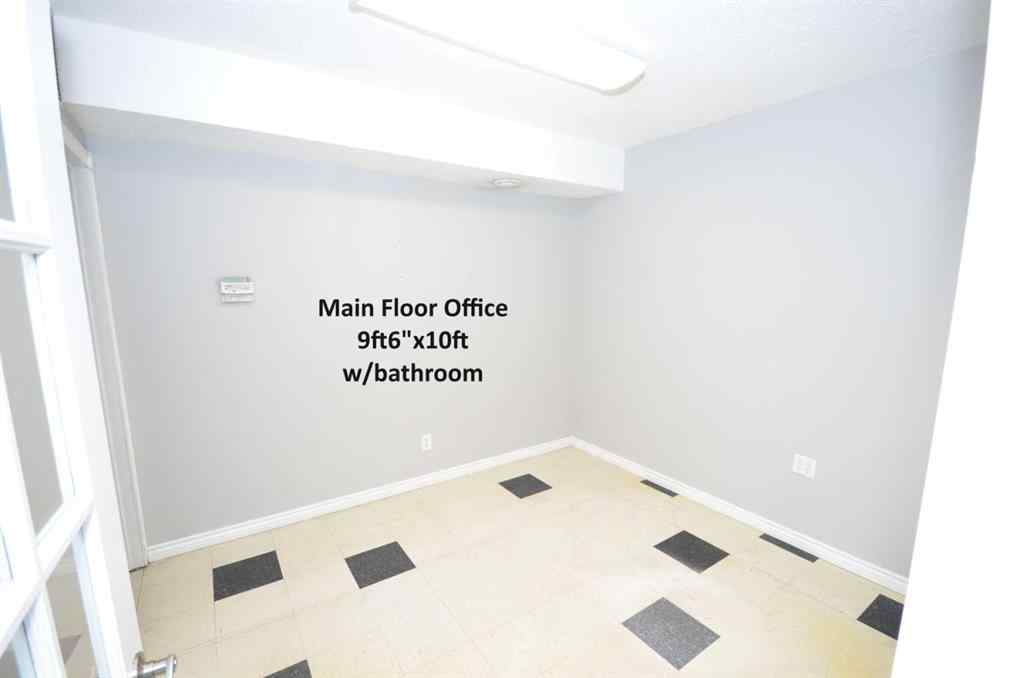 MLS® A2265053 - Unit #106 4 Cuendet Industrial Way  in Cuendet Industrial Park Sylvan Lake, Commercial