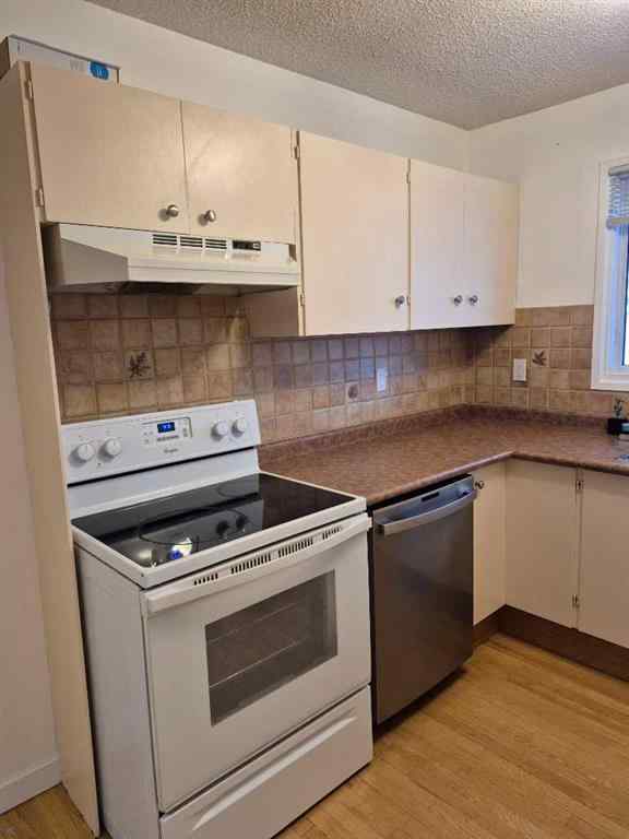 MLS® A2265057 - Unit #1 20 Laval Boulevard W in Varsity Village Lethbridge, Rental