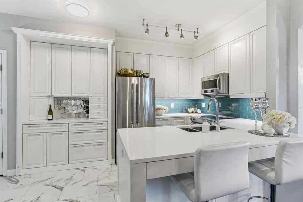 MLS® A2265064 - Unit #404 881 15 Avenue SW in Beltline Calgary, Residential