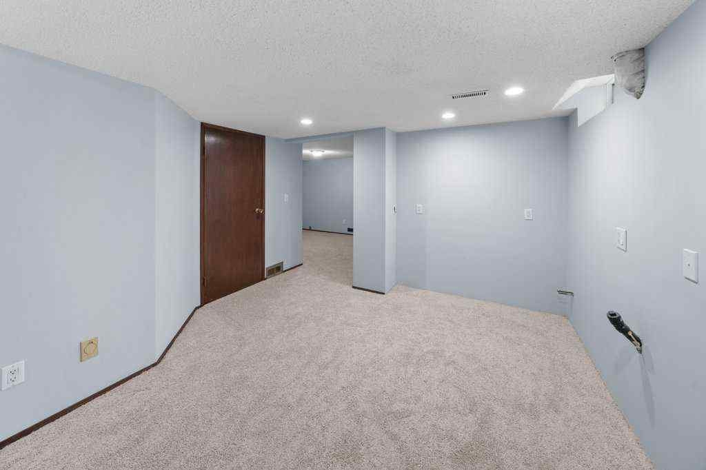 MLS® A2265065 - 108 Woodborough Crescent SW in Woodbine Calgary, Residential