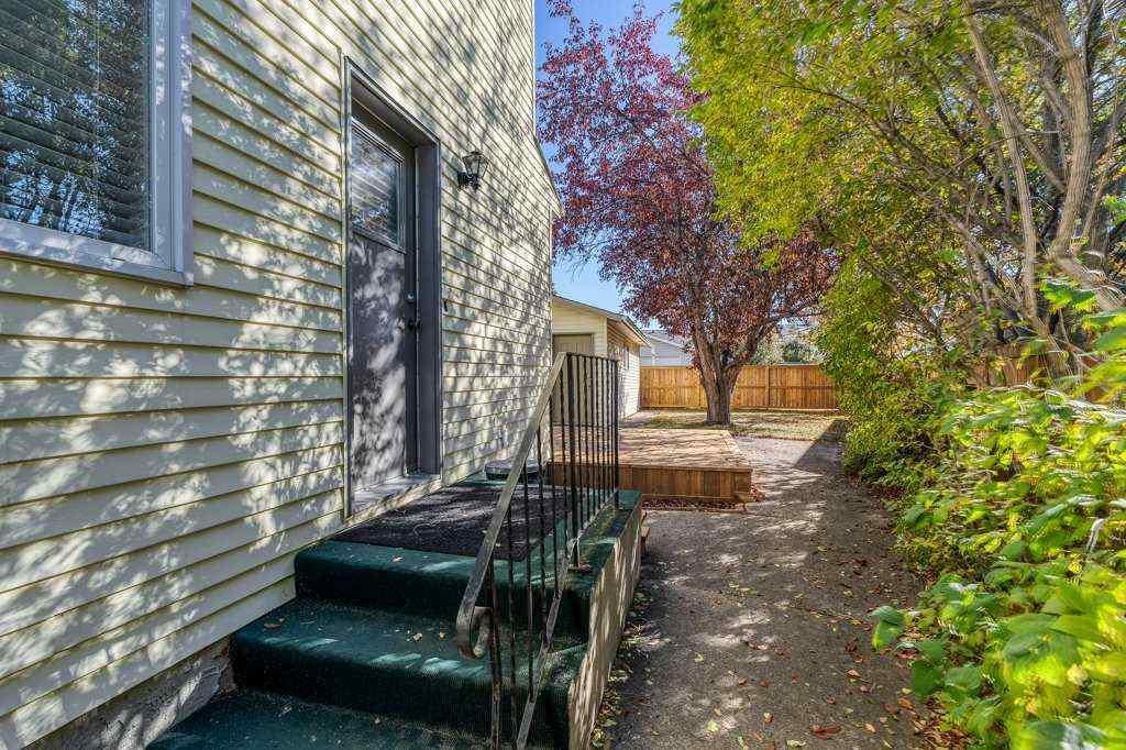 MLS® A2265065 - 108 Woodborough Crescent SW in Woodbine Calgary, Residential