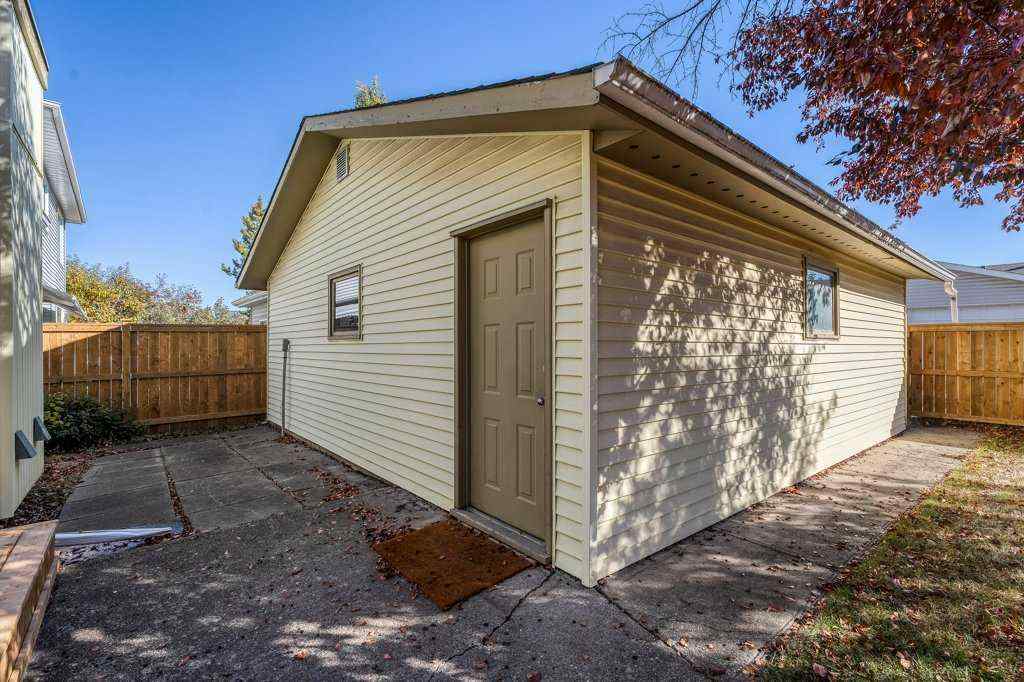 MLS® A2265065 - 108 Woodborough Crescent SW in Woodbine Calgary, Residential