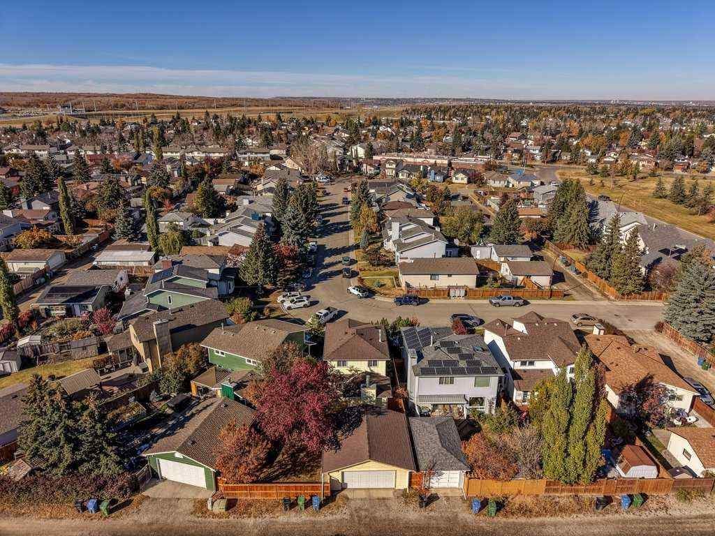 MLS® A2265065 - 108 Woodborough Crescent SW in Woodbine Calgary, Residential