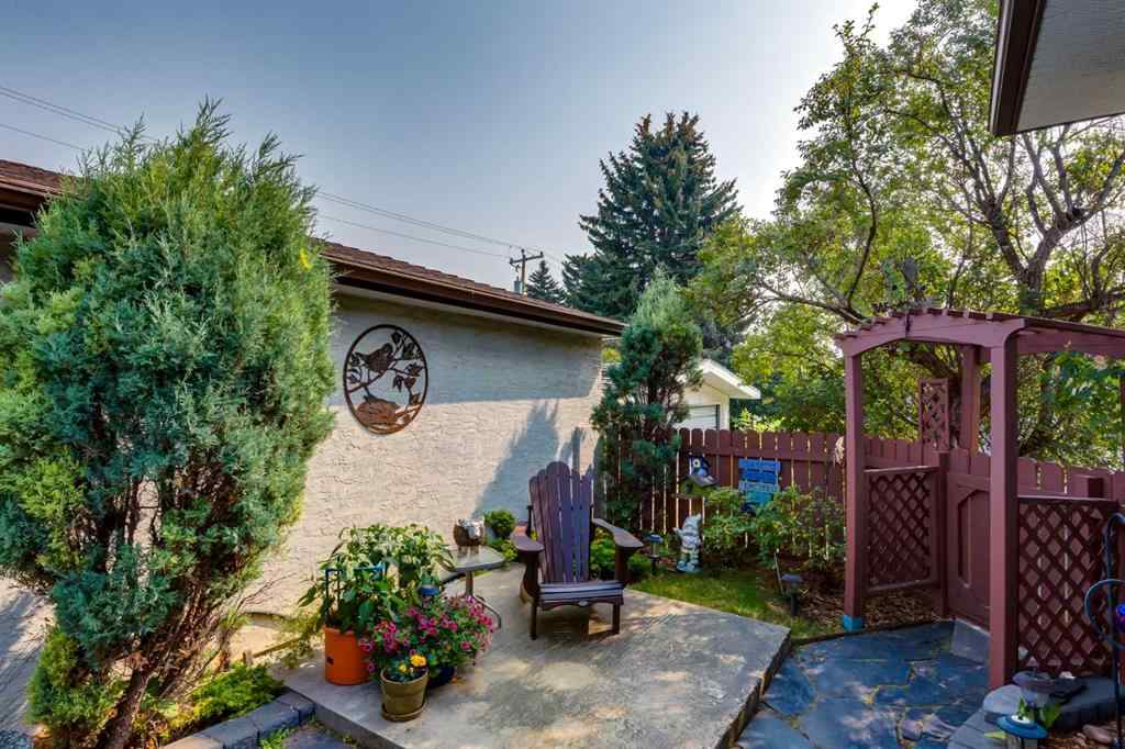 MLS® A2265066 - 48 Chancellor Way NW in Cambrian Heights Calgary, Residential