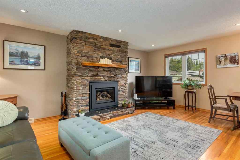 MLS® A2265066 - 48 Chancellor Way NW in Cambrian Heights Calgary, Residential