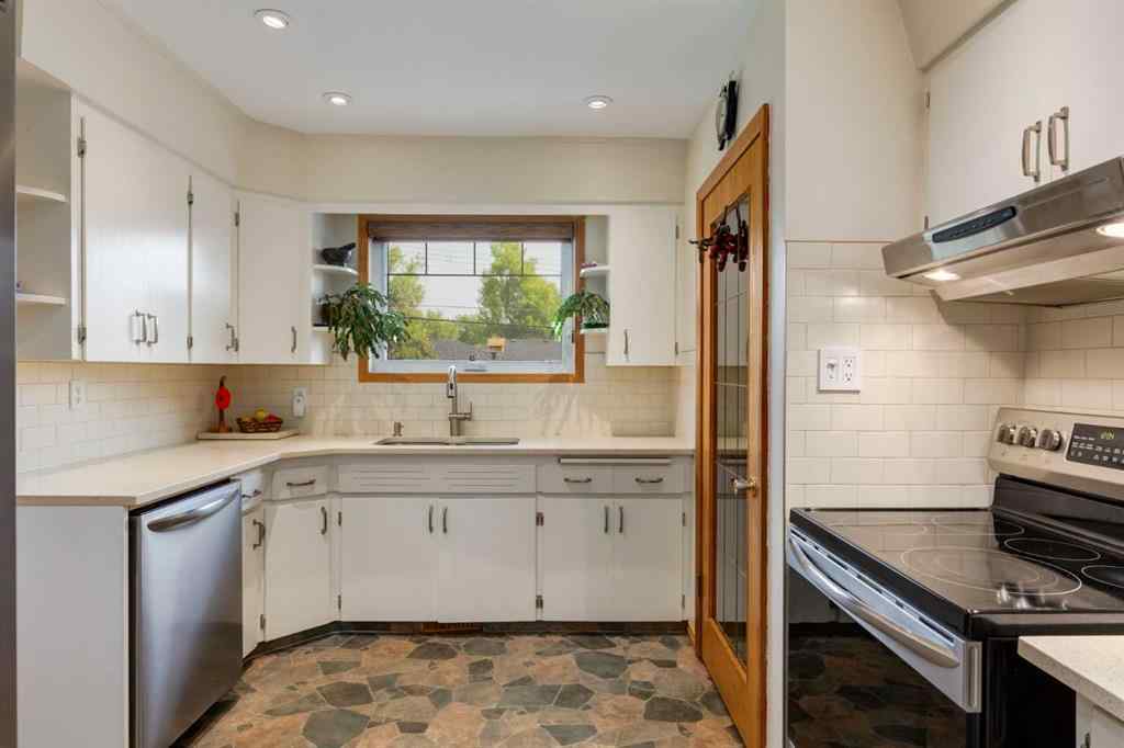 MLS® A2265066 - 48 Chancellor Way NW in Cambrian Heights Calgary, Residential