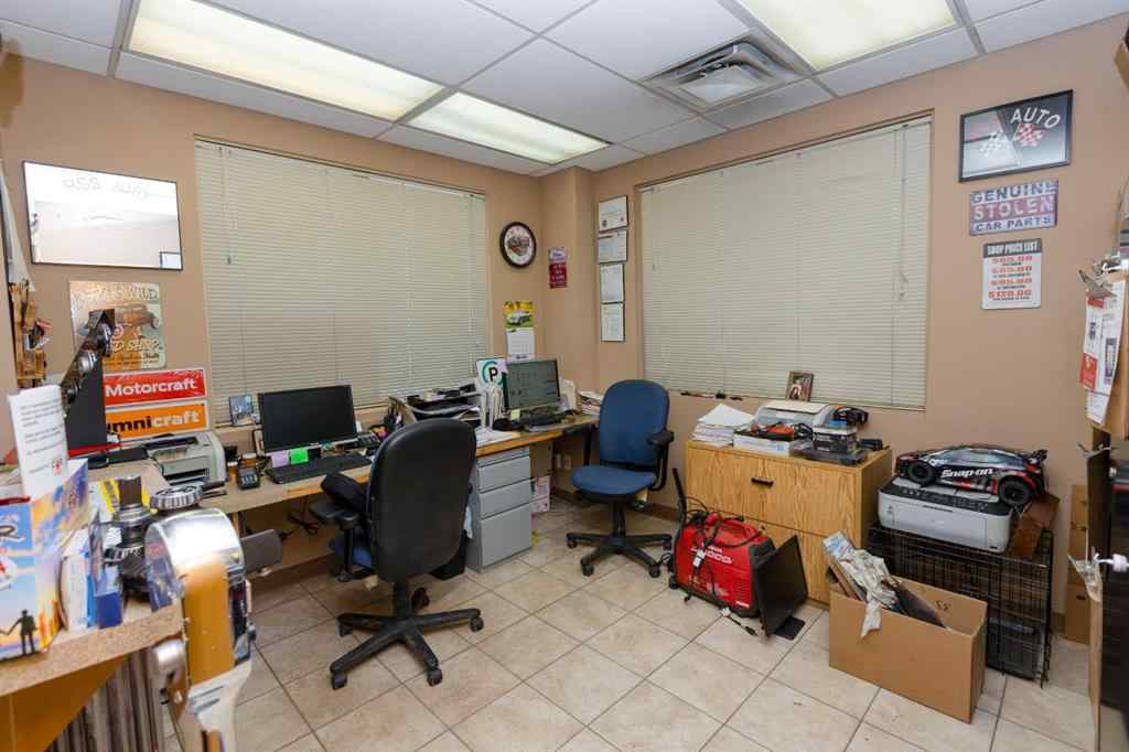 MLS® A2265068 - Unit #2 8121 49 Avenue Close  in Northlands Industrial Park Red Deer, Commercial