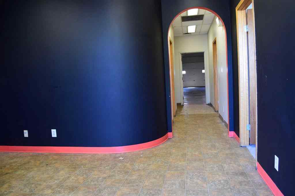 MLS® A2265070 - Unit #3 8121 49 Avenue Close  in Northlands Industrial Park Red Deer, Commercial