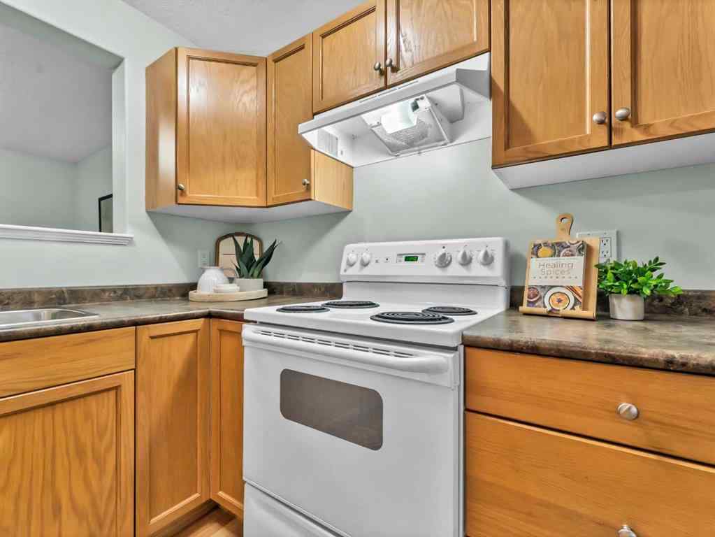 MLS&reg; # A2265071 - 78 Northlands Lane NE in Northeast Crescent Heights Medicine Hat, Residential Open Houses