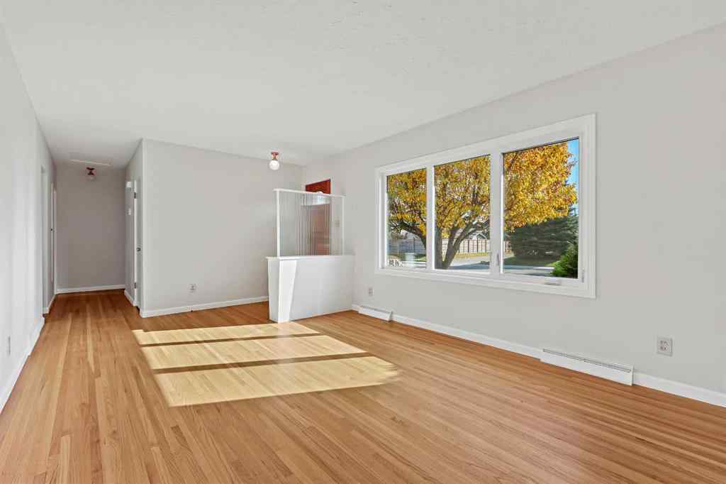 MLS® A2265073 - 10 Glamorgan Drive SW in Glamorgan Calgary, Residential