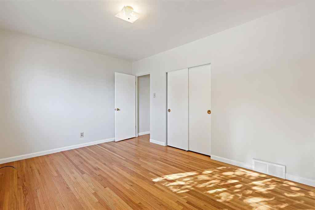 MLS® A2265073 - 10 Glamorgan Drive SW in Glamorgan Calgary, Residential