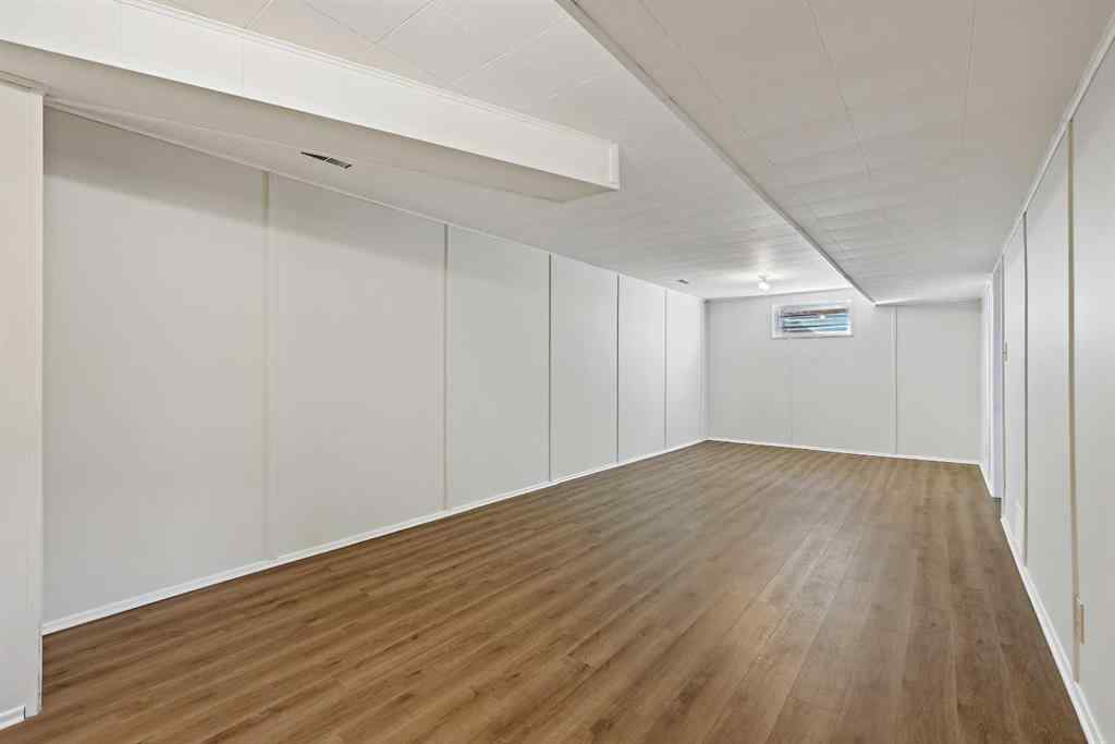 MLS® A2265073 - 10 Glamorgan Drive SW in Glamorgan Calgary, Residential