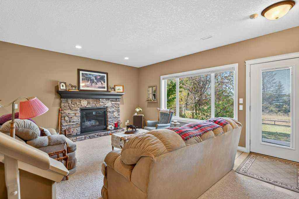 MLS® A2265075 - 132 Hillcrest Boulevard  in Hillview Estates Strathmore, Residential