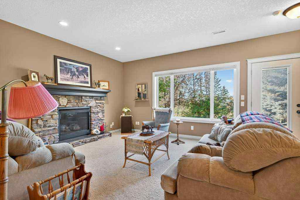 MLS® A2265075 - 132 Hillcrest Boulevard  in Hillview Estates Strathmore, Residential