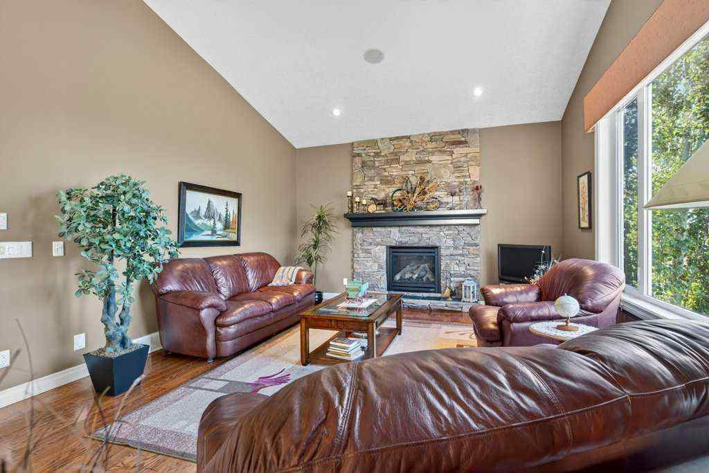 MLS® A2265075 - 132 Hillcrest Boulevard  in Hillview Estates Strathmore, Residential