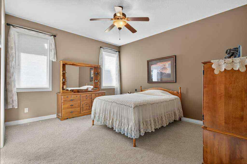 MLS® A2265075 - 132 Hillcrest Boulevard  in Hillview Estates Strathmore, Residential