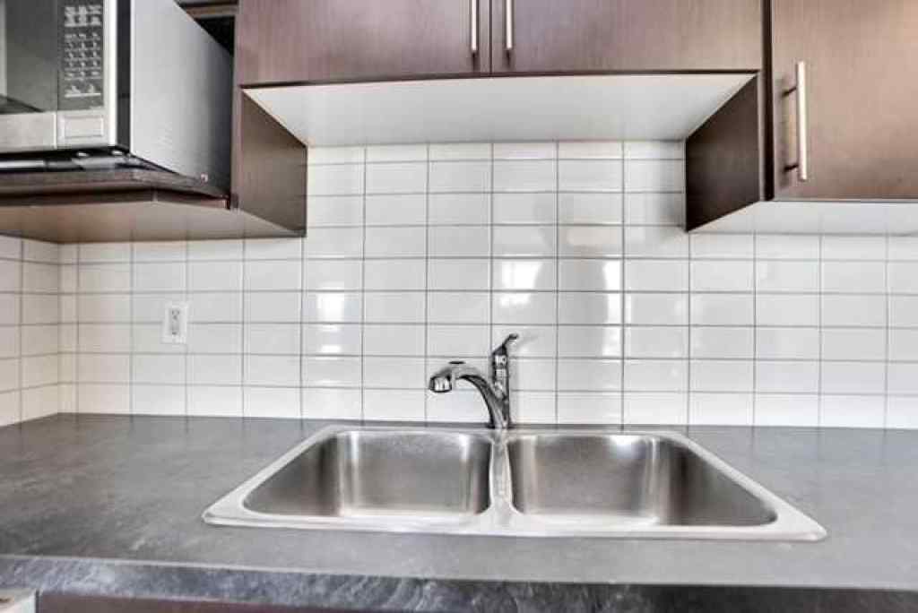 MLS® A2265081 - Unit #405 501 57 Avenue SW in Windsor Park Calgary, Residential