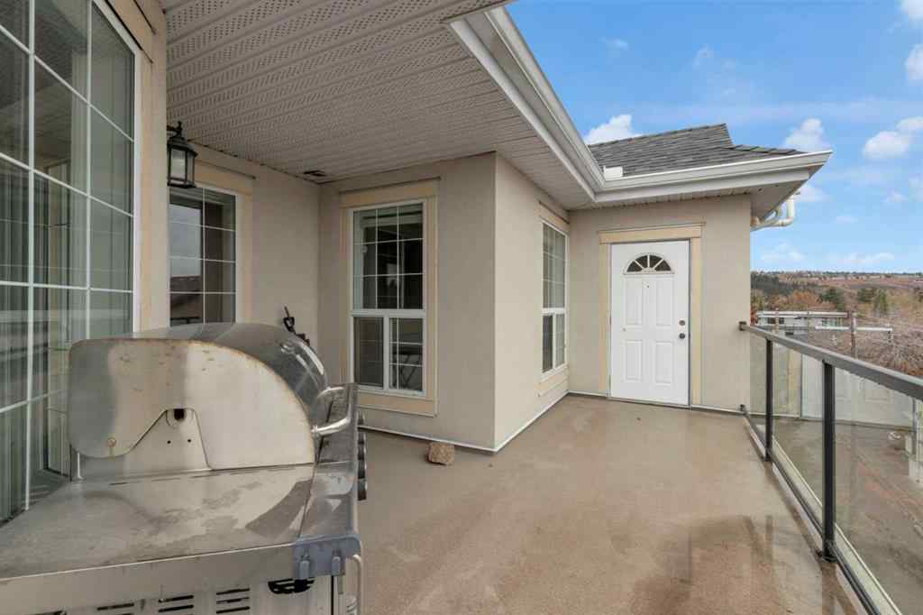MLS® A2265086 - Unit #407 3412 Parkdale Boulevard NW in Parkdale Calgary, Residential
