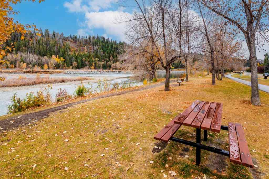 MLS® A2265086 - Unit #407 3412 Parkdale Boulevard NW in Parkdale Calgary, Residential