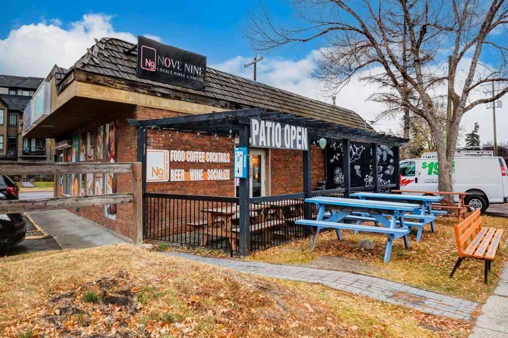 MLS® A2265086 - Unit #407 3412 Parkdale Boulevard NW in Parkdale Calgary, Residential