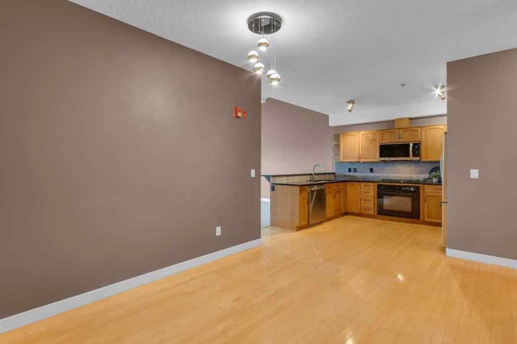 MLS® A2265086 - Unit #407 3412 Parkdale Boulevard NW in Parkdale Calgary, Residential