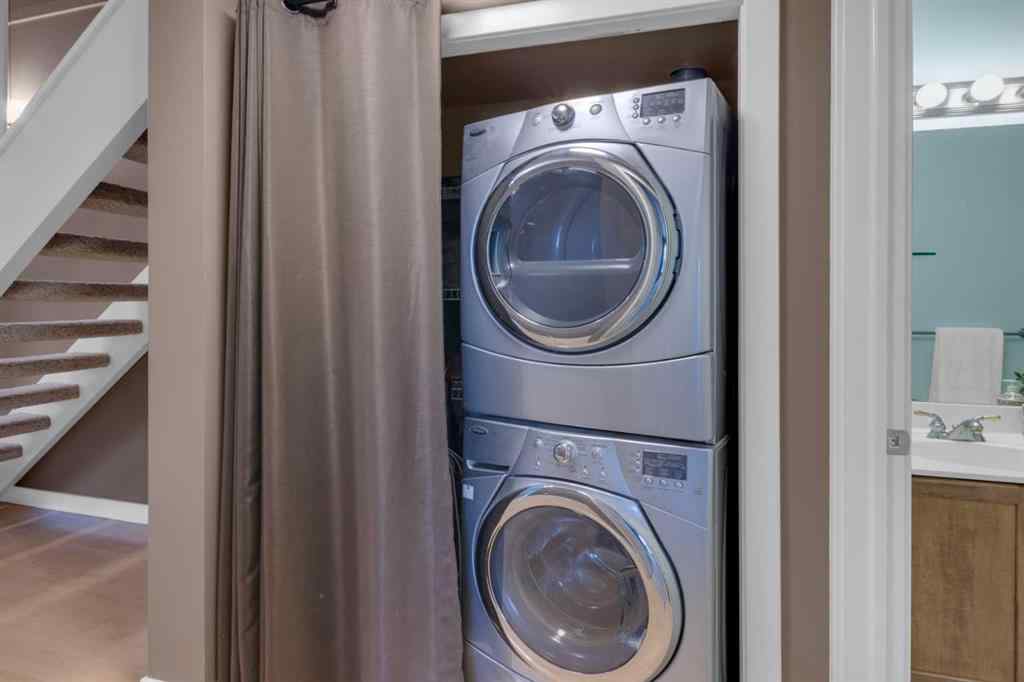 MLS® A2265086 - Unit #407 3412 Parkdale Boulevard NW in Parkdale Calgary, Residential