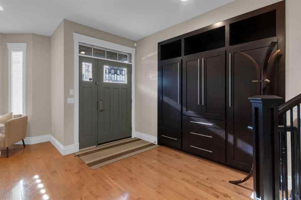 MLS® A2265090 - 2046 49 Avenue SW in Altadore Calgary, Residential