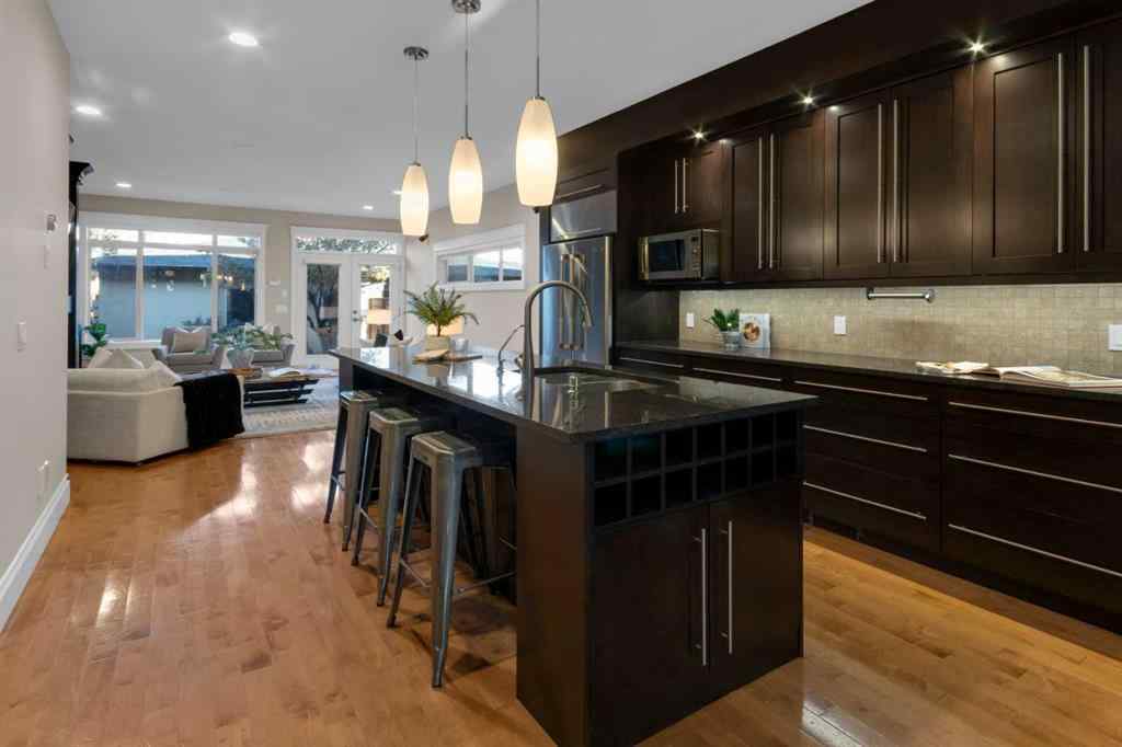 MLS® A2265090 - 2046 49 Avenue SW in Altadore Calgary, Residential