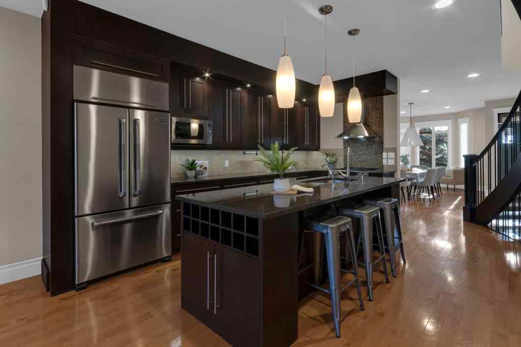 MLS® A2265090 - 2046 49 Avenue SW in Altadore Calgary, Residential