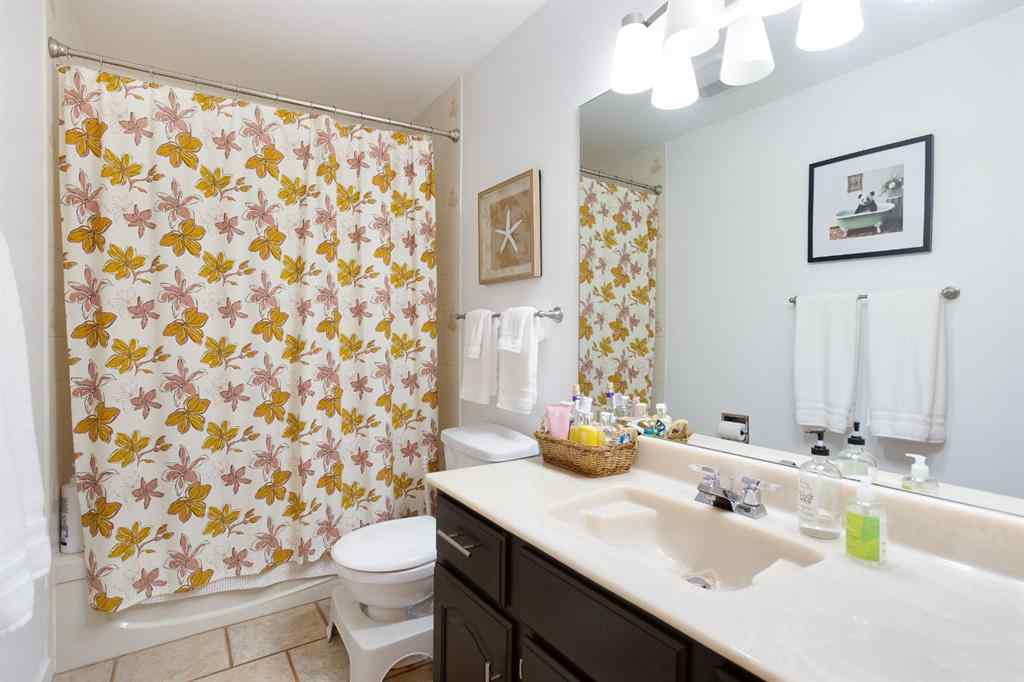 MLS® A2265097 - 8311 Hawkview Manor Road NW in Hawkwood Calgary, Residential