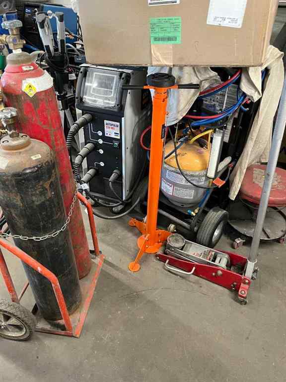 MLS® A2265099 - 4261 23 Street NE in Sunridge Calgary, Commercial