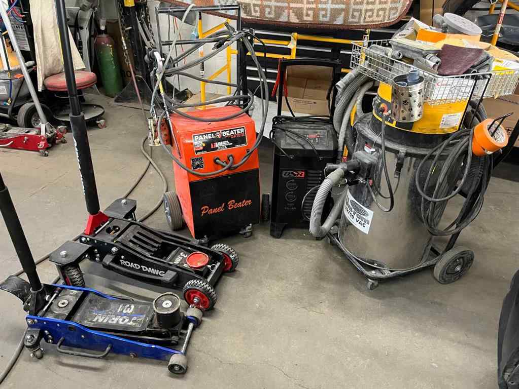 MLS® A2265099 - 4261 23 Street NE in Sunridge Calgary, Commercial