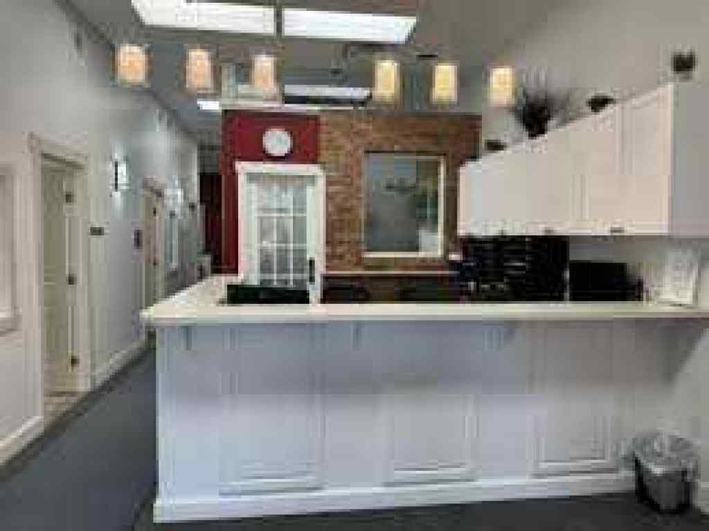 MLS® A2265110 - 640 3 Street SE in SE Hill Medicine Hat, Commercial