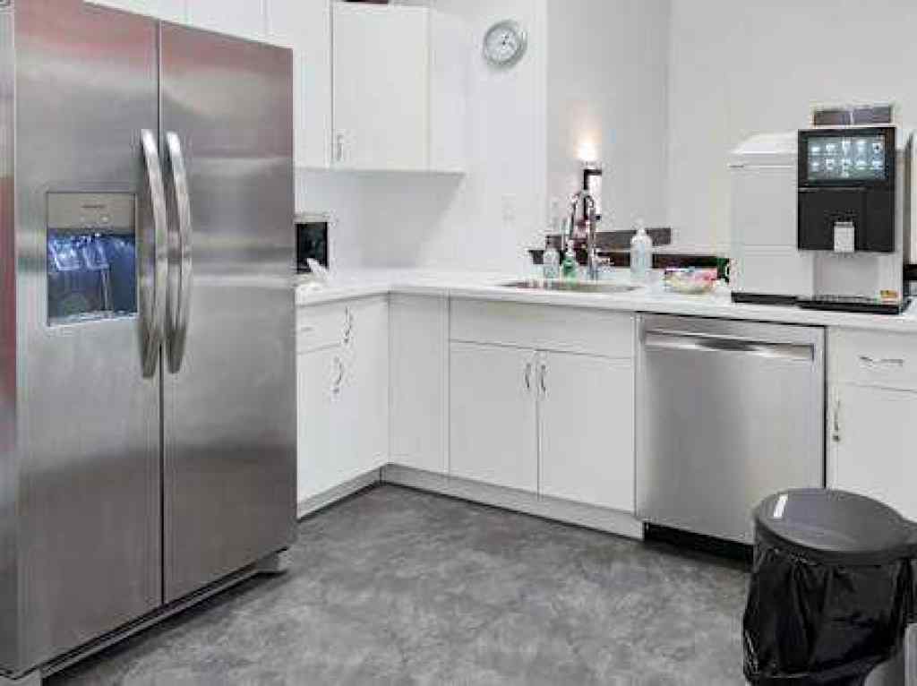 MLS® A2265110 - 640 3 Street SE in SE Hill Medicine Hat, Commercial